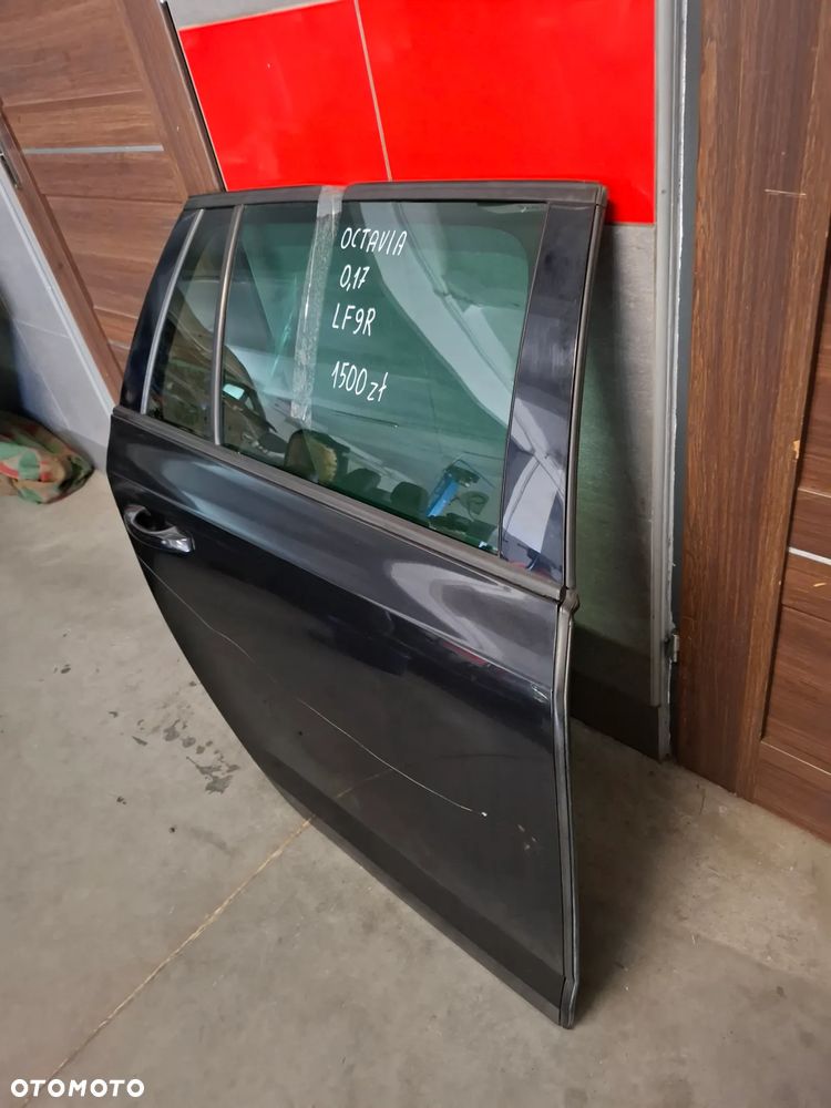 Drzwi prawy tył Skoda Octavia III kombi VRS 2017 rok kolor LF9R posiadają ryse lakier oryginał - 4