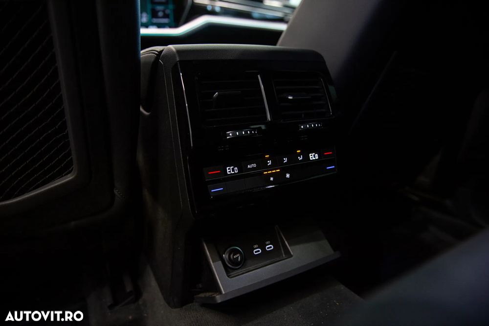 Volkswagen Touareg V6 TDI 4MOTION Elegance - 35