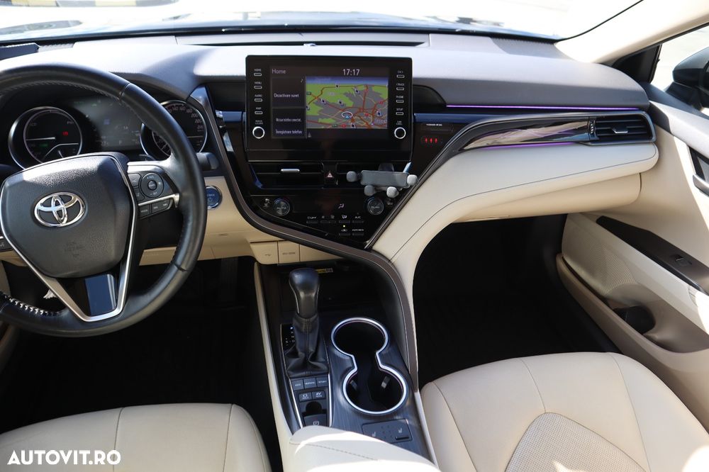 Toyota Camry 2.5 Exclusive - 9
