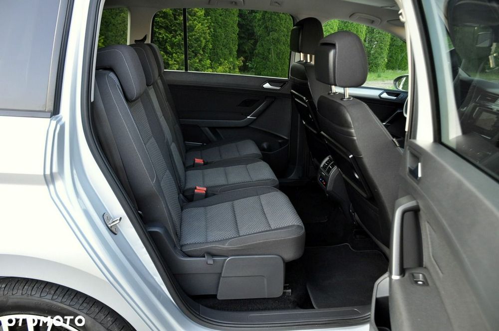 Volkswagen Touran - 19