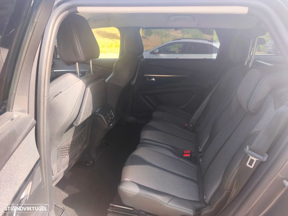 Peugeot 5008 PureTech 130 EAT8 Stop & Start Allure Pack - 11