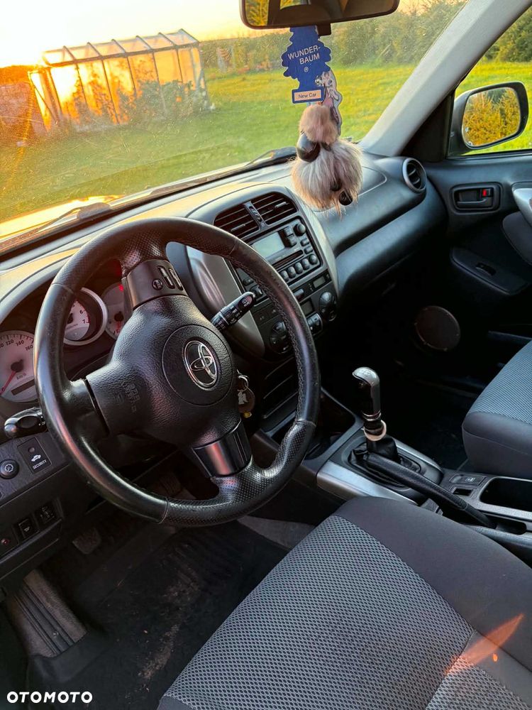 Toyota RAV4 - 2