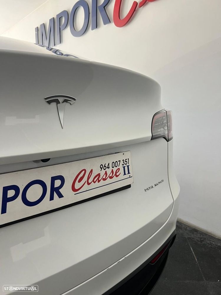 Tesla Model Y Long Range Dual Motor AWD - 29