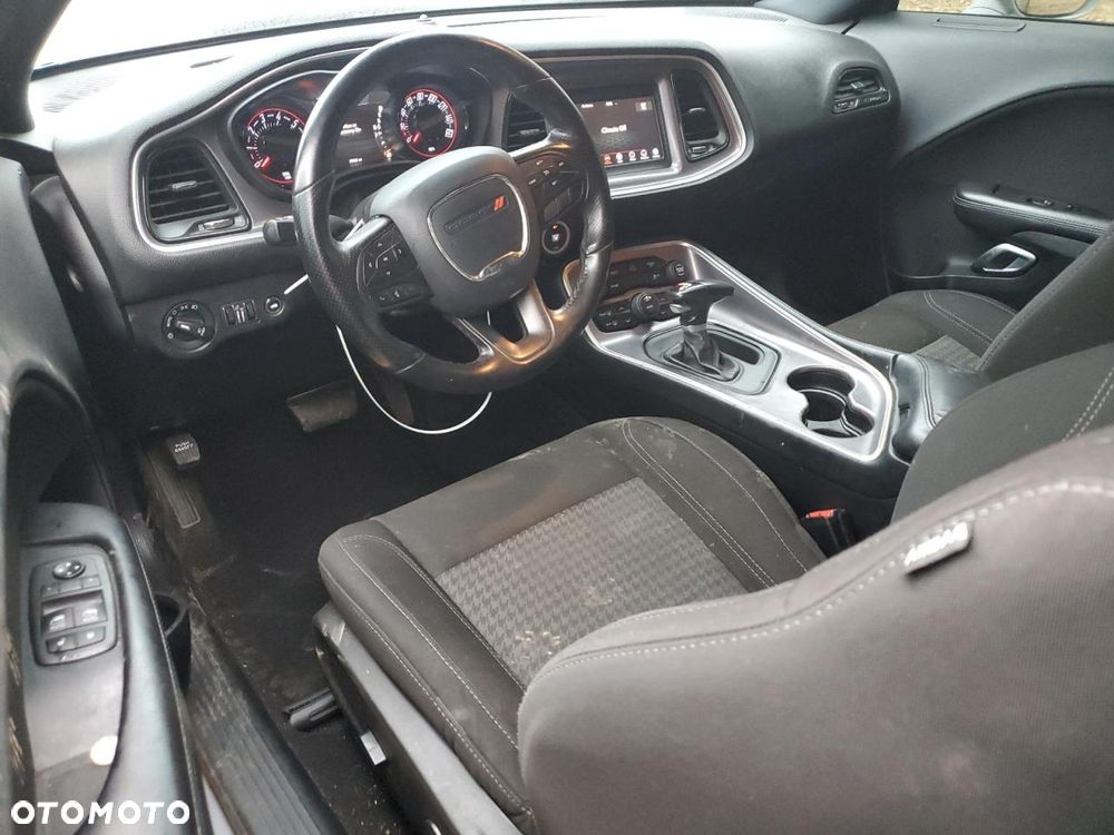 Dodge Challenger - 9