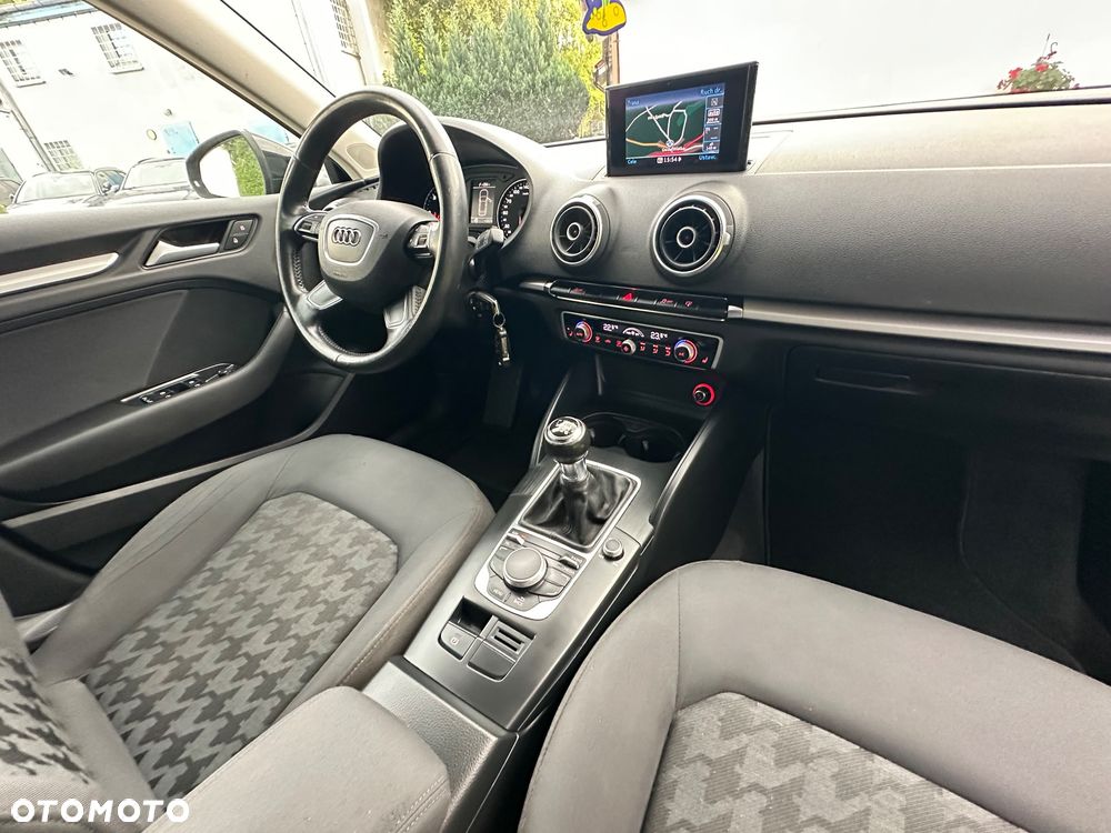 Audi A3 Sportback 1.6 TDI ultra Attraction - 10