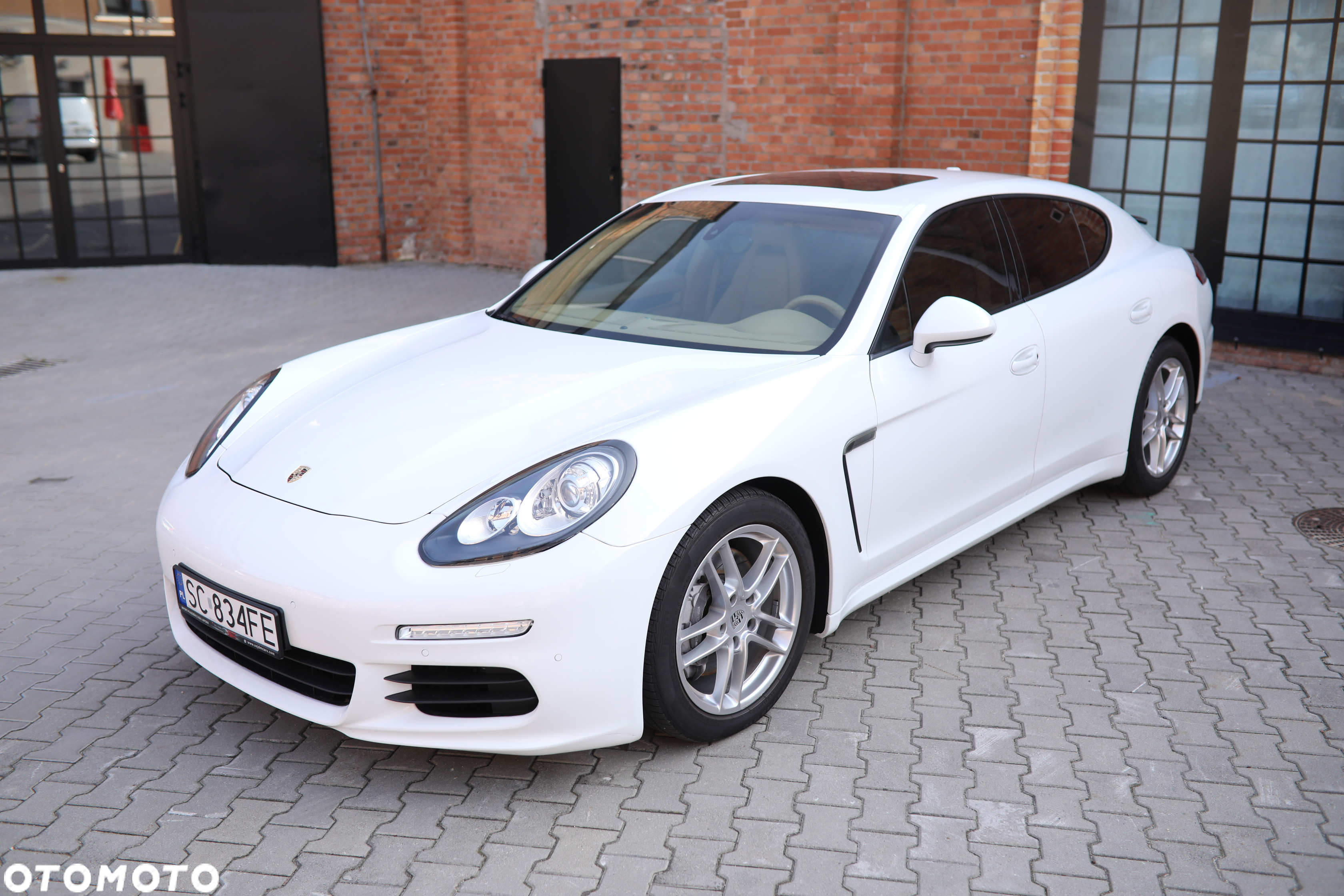 Porsche Panamera PDK - 22