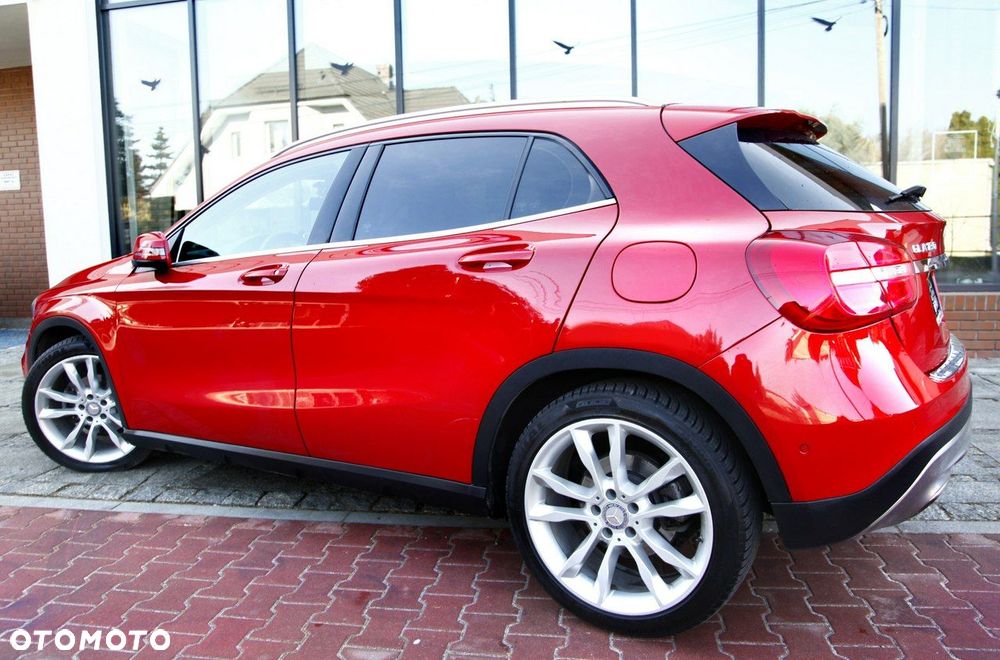 Mercedes-Benz GLA 180 7G-DCT Style - 27