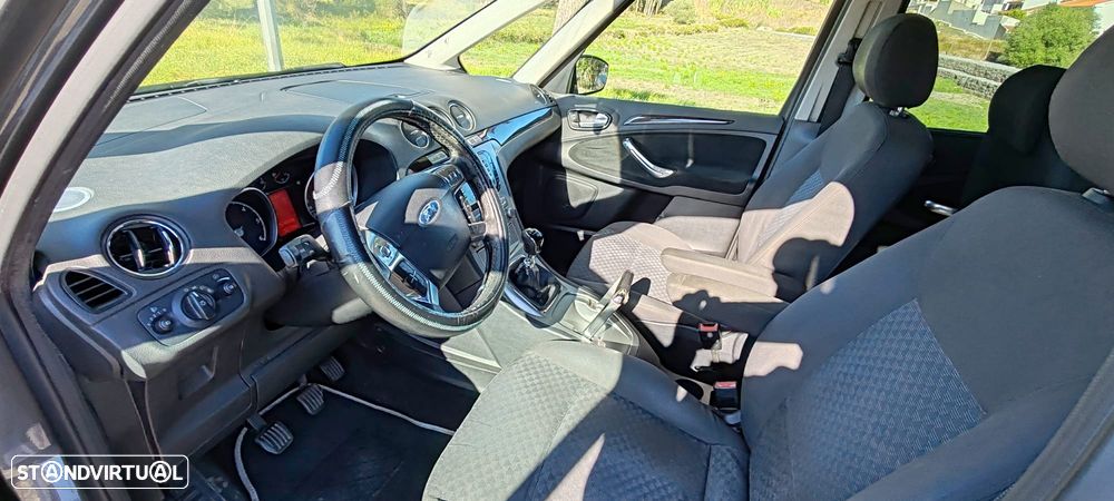 Ford Galaxy - 8