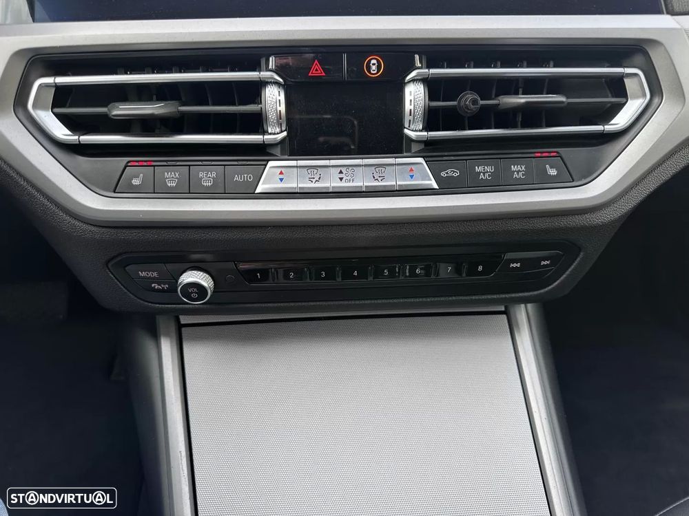 BMW 318 d Aut. Sport Line - 40