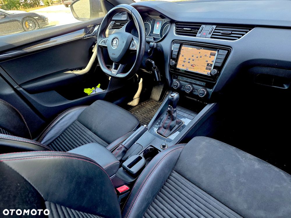 Skoda Octavia 2.0 TDI SCR RS DSG - 2