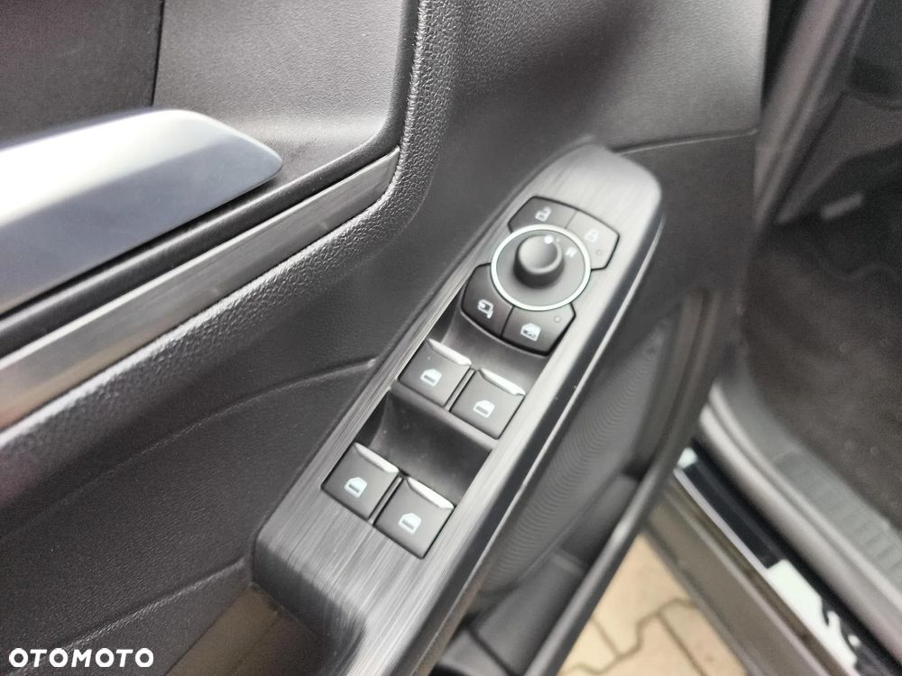 Ford Kuga - 22