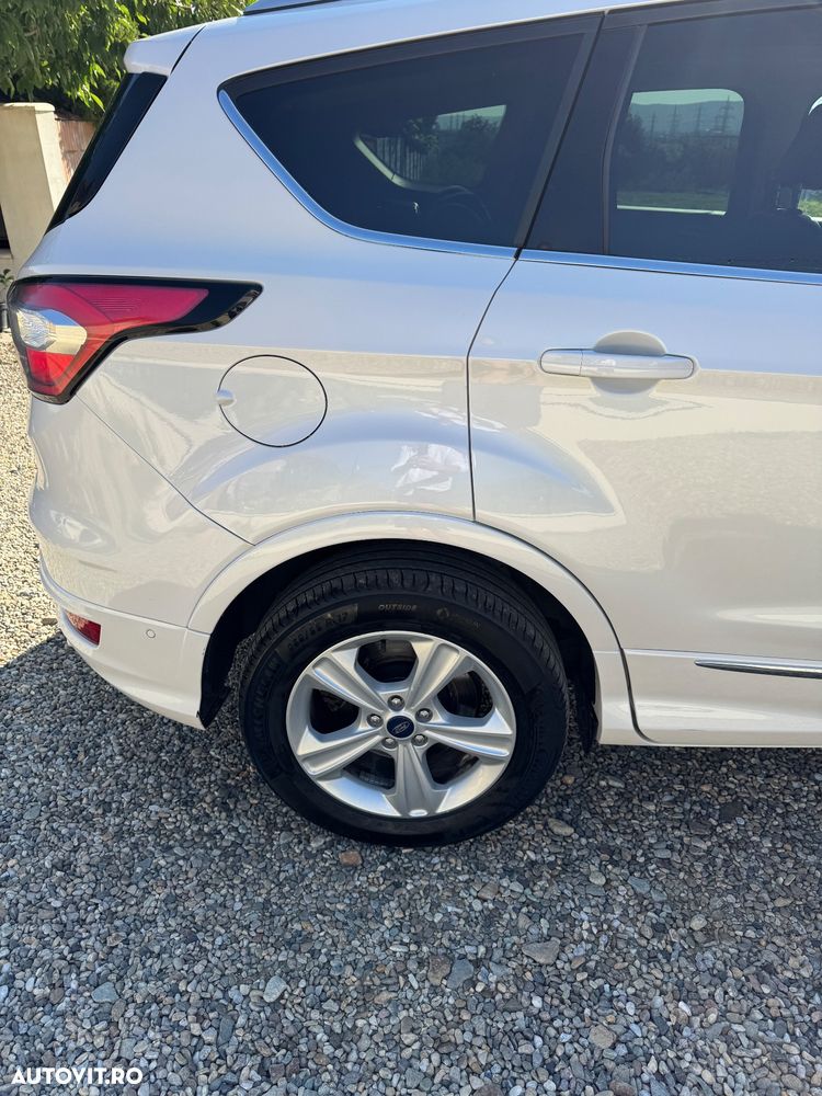 Ford Kuga 2.0 TDCi 4WD Powershift Vignale - 4