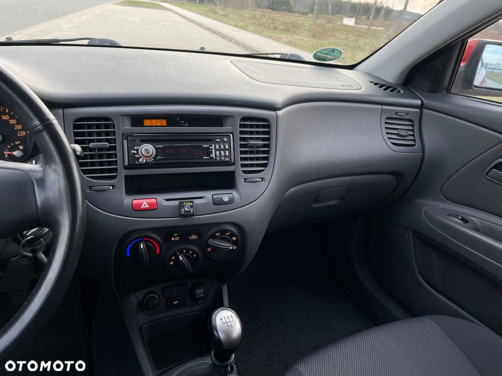 Kia Rio 1.4 Family - 20