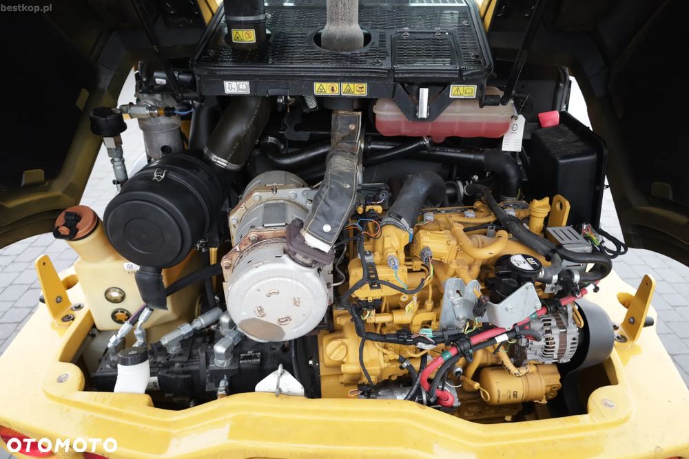 Caterpillar CAT 906M - 34