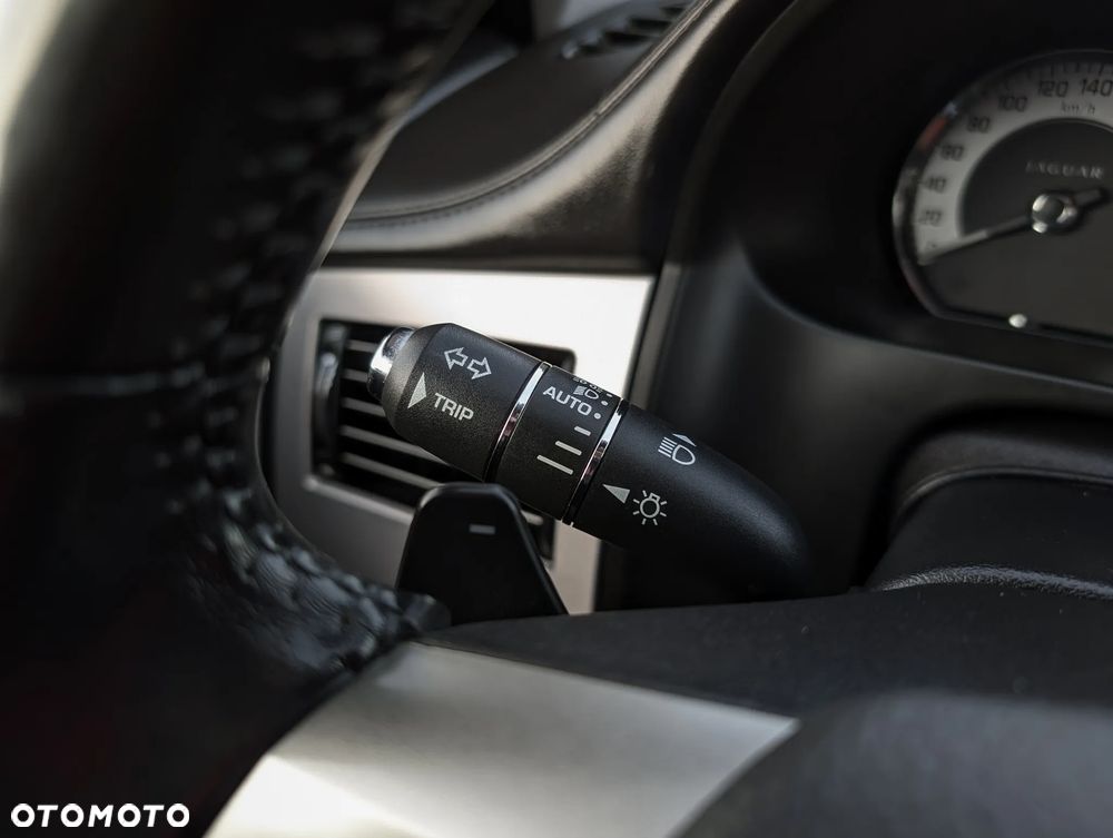 Jaguar XF 3.0 V6 S Luxury - 36