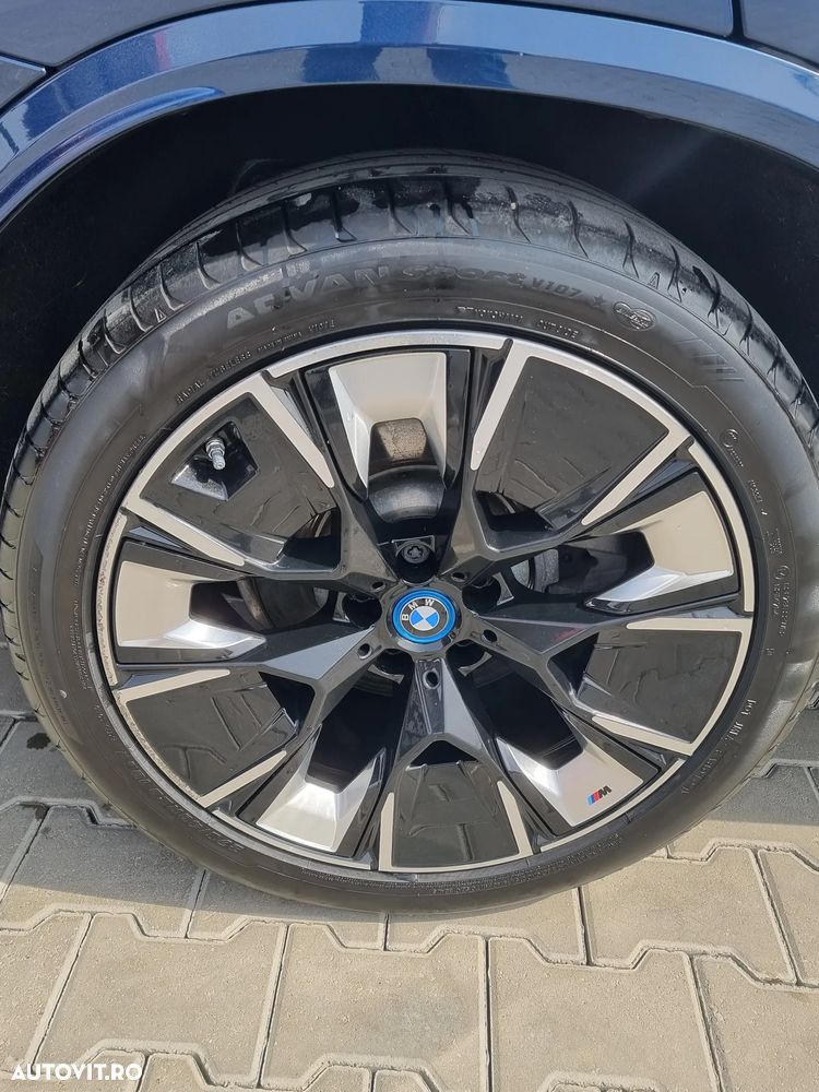 BMW iX3 - 7
