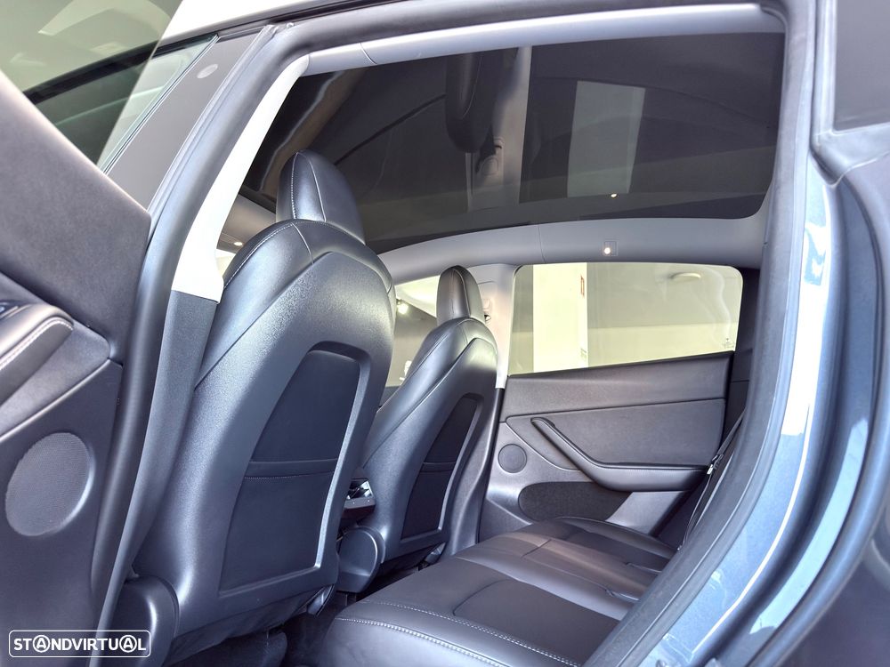 Tesla Model Y Long Range Tração Integral - 18