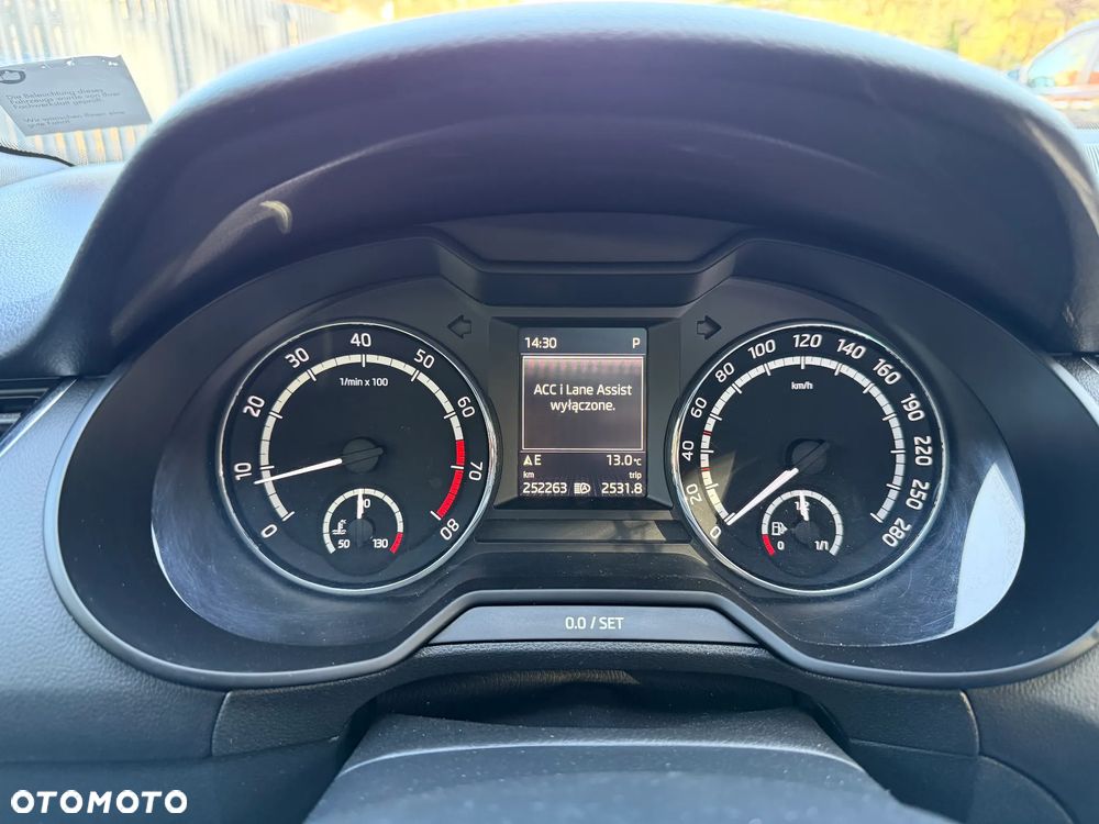 Skoda Octavia 2.0 TSI RS DSG - 5