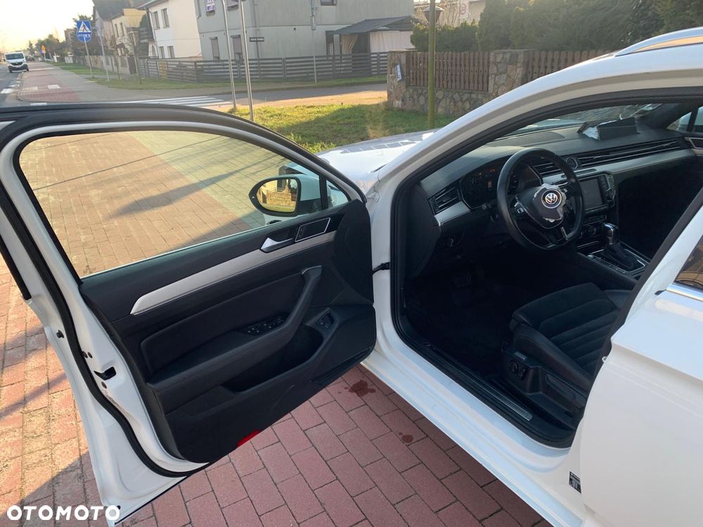 Volkswagen Passat - 15