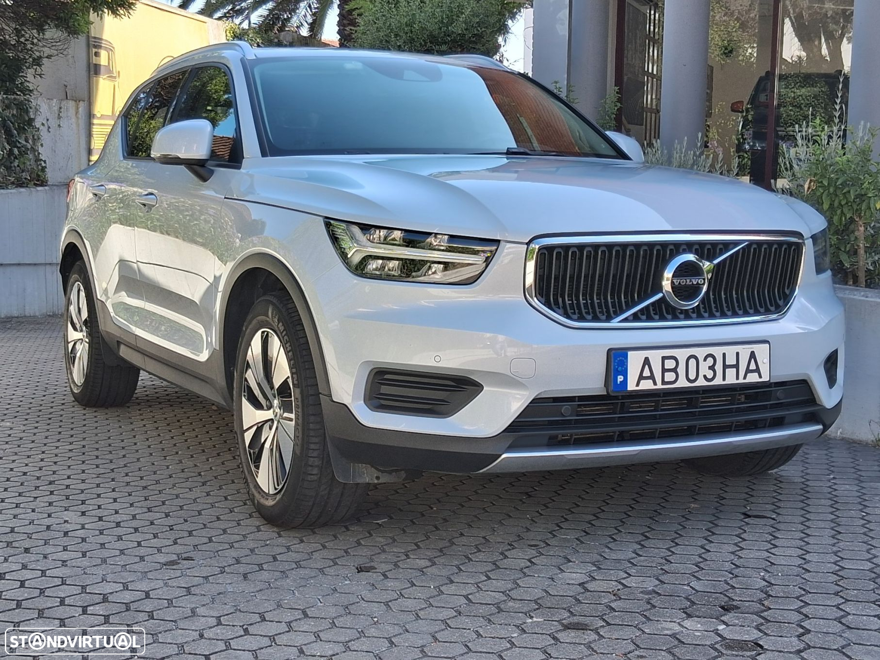 Volvo XC 40 1.5 T5 PHEV Momentum Plus - 9