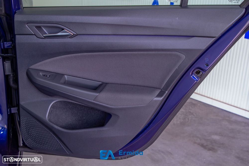 VW Golf 1.0 eTSI Life DSG - 43