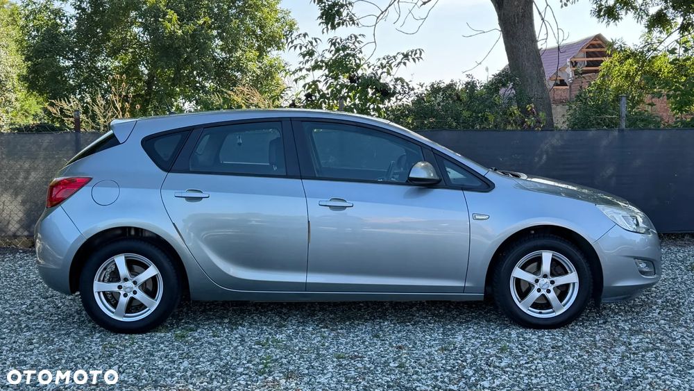 Opel Astra 1.6 Enjoy - 4