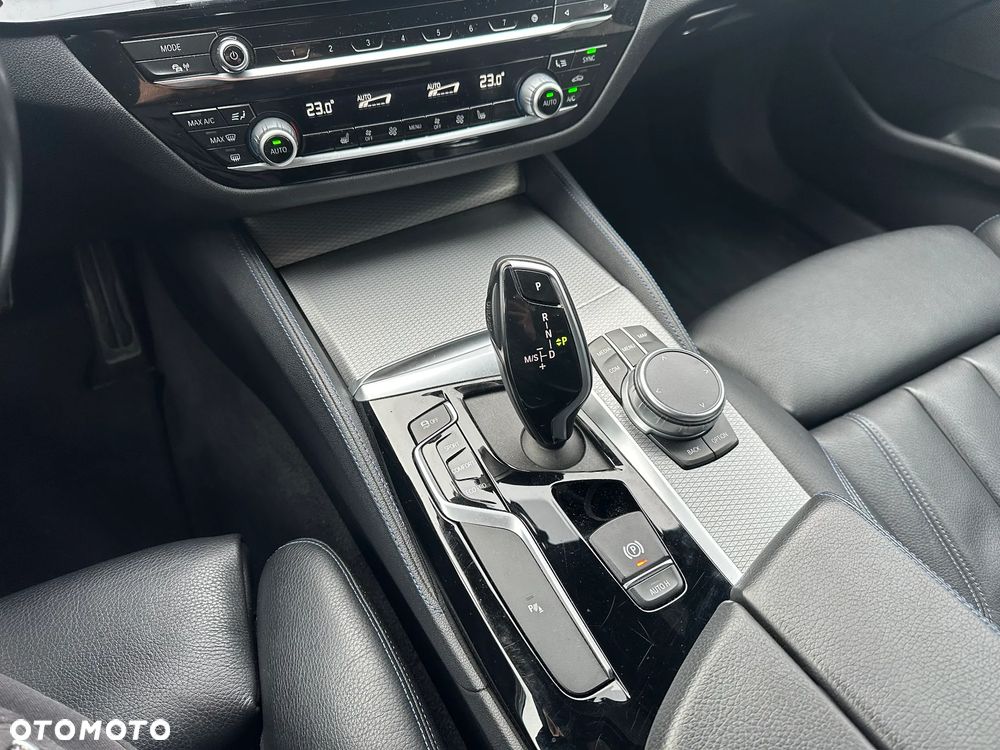 BMW Seria 5 530i M Sport sport - 13