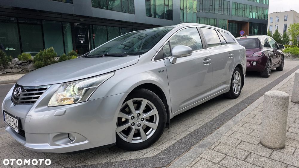 Toyota Avensis 2.2 D-4D Prestige - 1