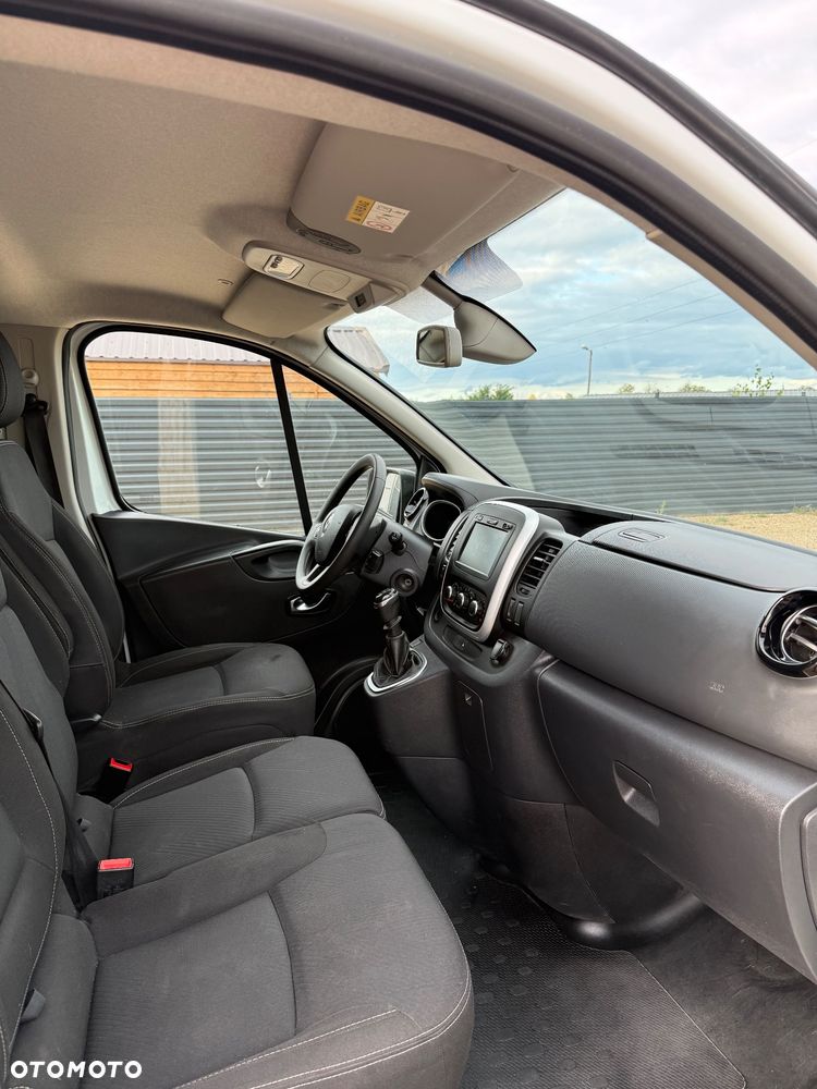 Renault Trafic - 25