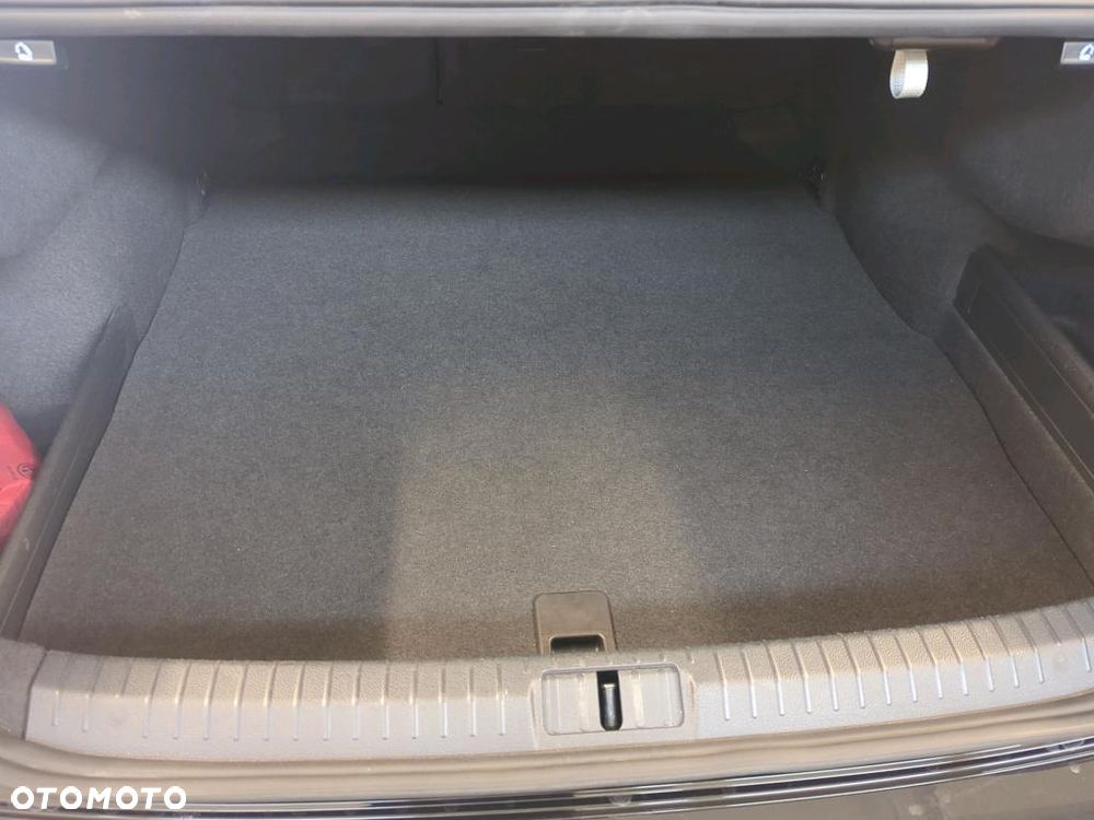 Volkswagen Passat 2.0 TDI EVO Business - 23