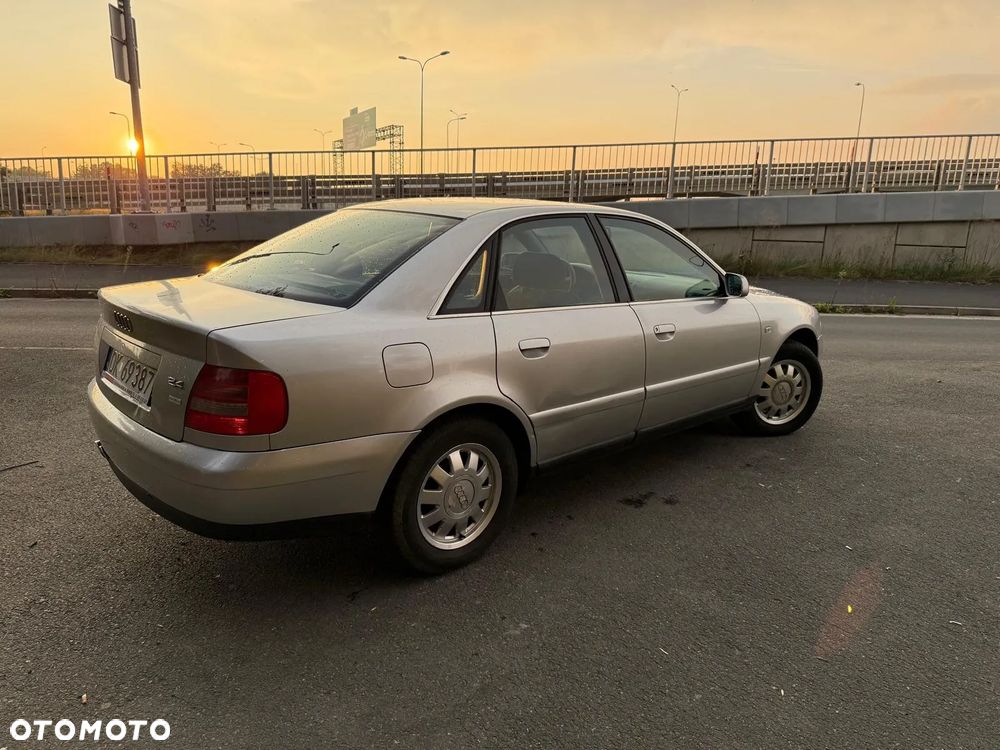 Audi A4 ver-2-4-quattro - 4