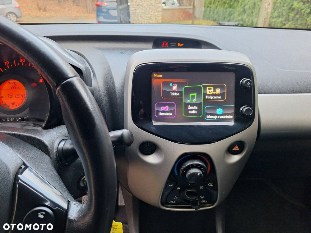 Toyota Aygo x-play touch - 11