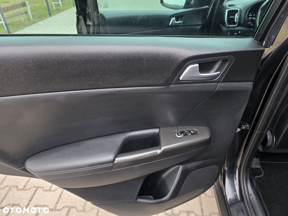 Kia Sportage 1.7 CRDI 2WD ISG Spirit - 13