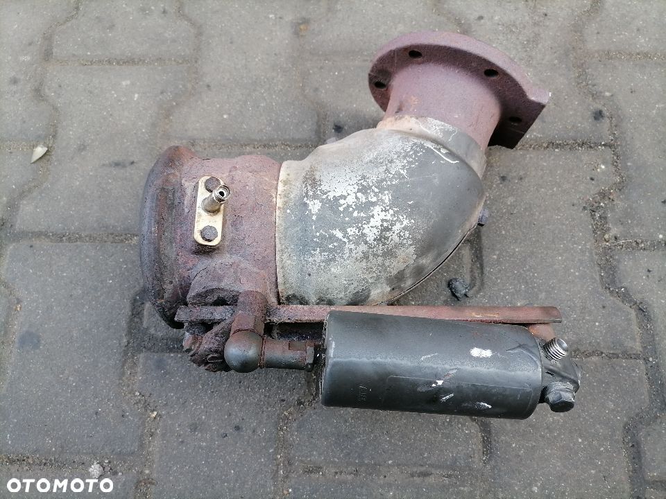 Hamulec górski kolektor kolanko turbiny Mercedes Actros MP2 MP3 OM501