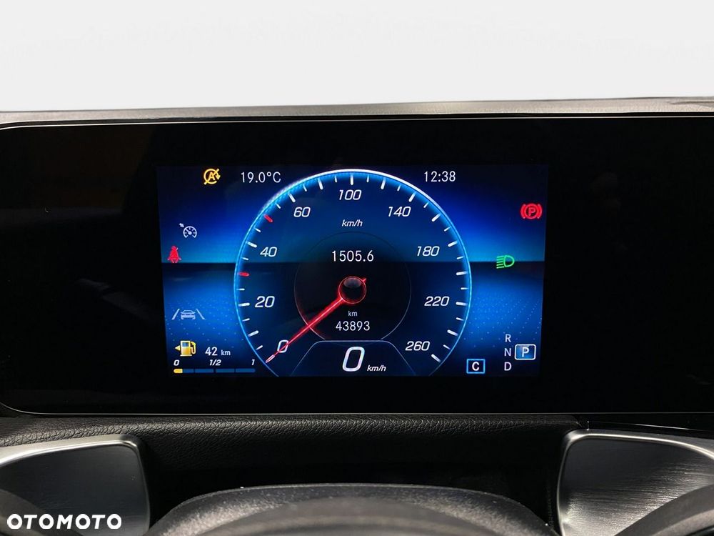 Mercedes-Benz GLB - 26