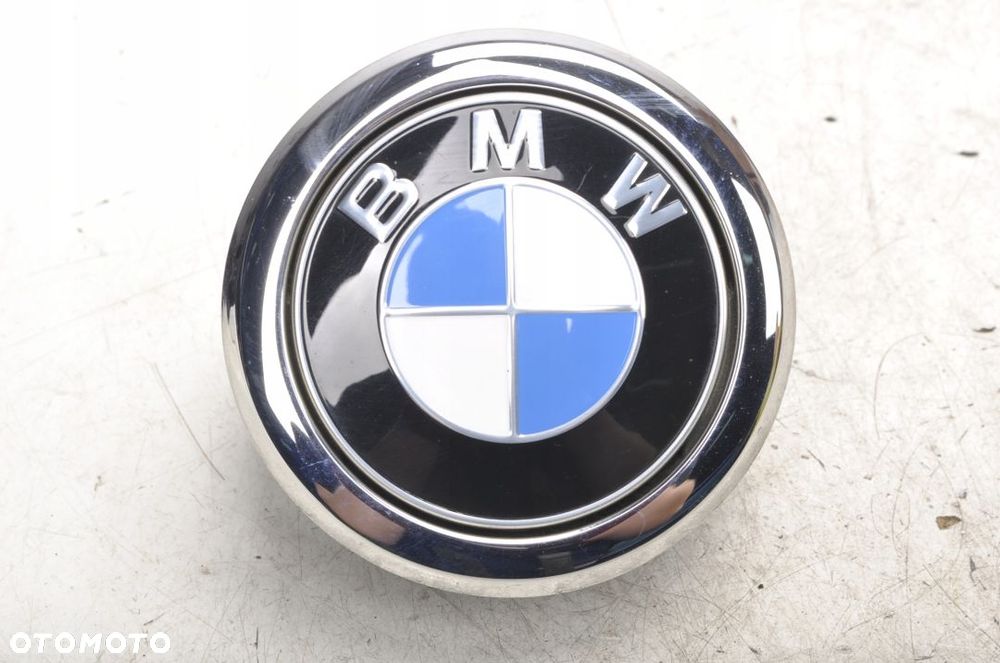 BMW X2 F39 ZAMEK ZNACZEK LOGO EMBLEMAT TYŁ 7436404 - 1