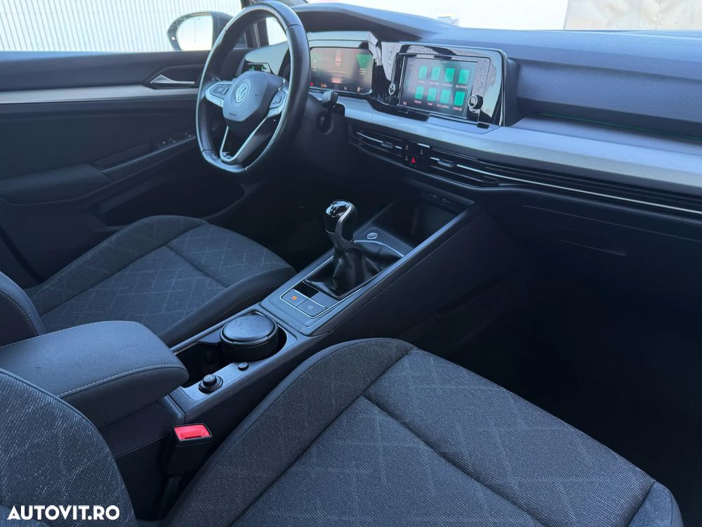 Volkswagen Golf - 10