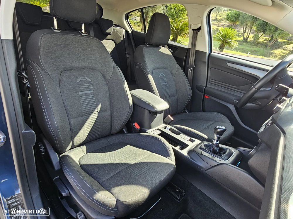 Ford Focus 1.5 TDCi EcoBlue Active - 19