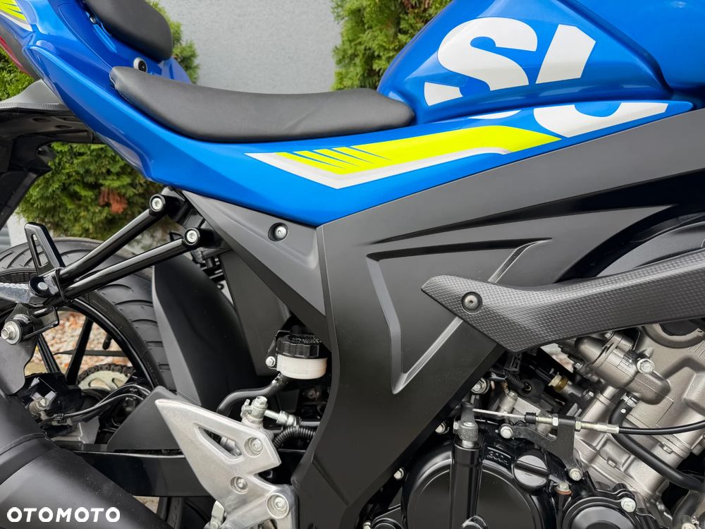 Suzuki GSX - 34