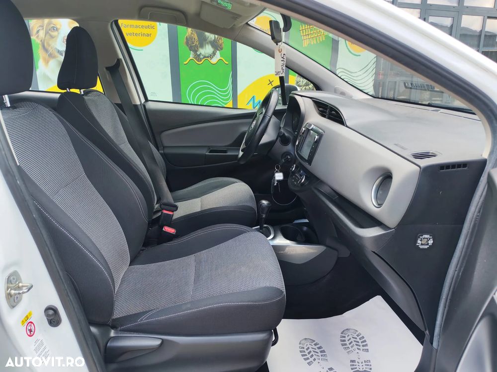 Toyota Yaris 1.5 VVT-i HSD Luna - 5