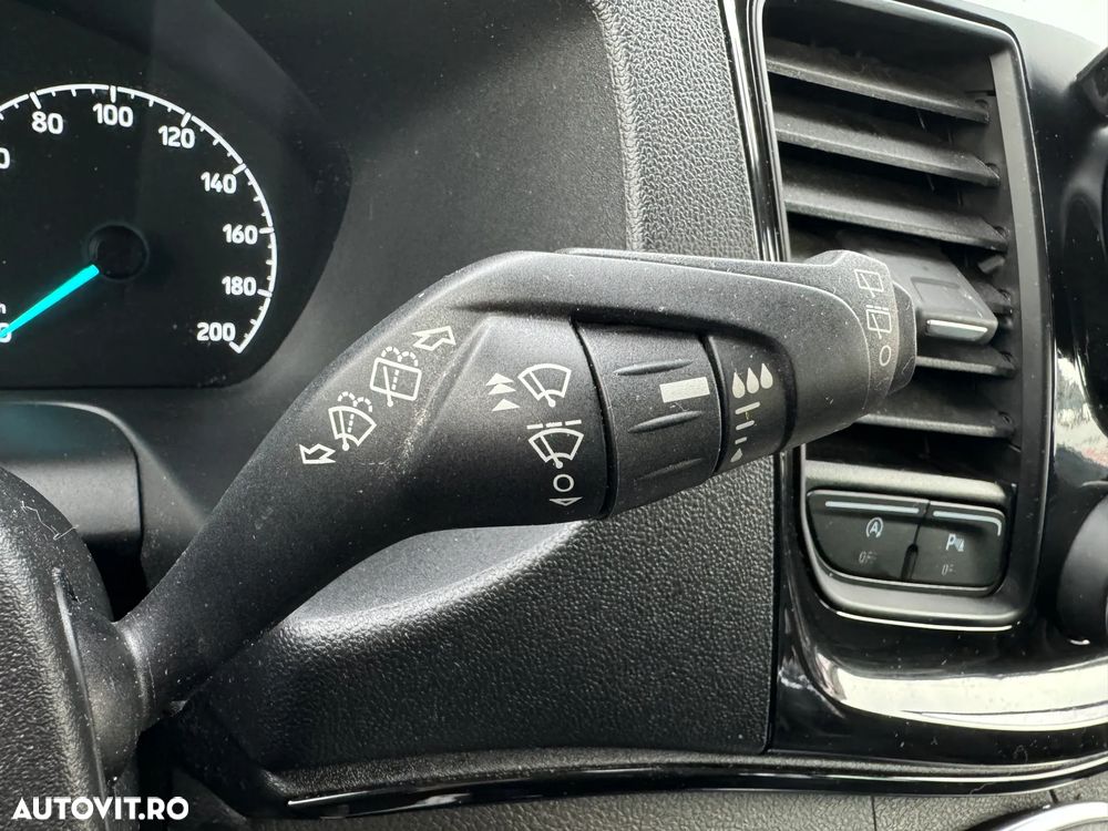 Ford Tourneo Custom 320 L2H1 VA Titanium - 36