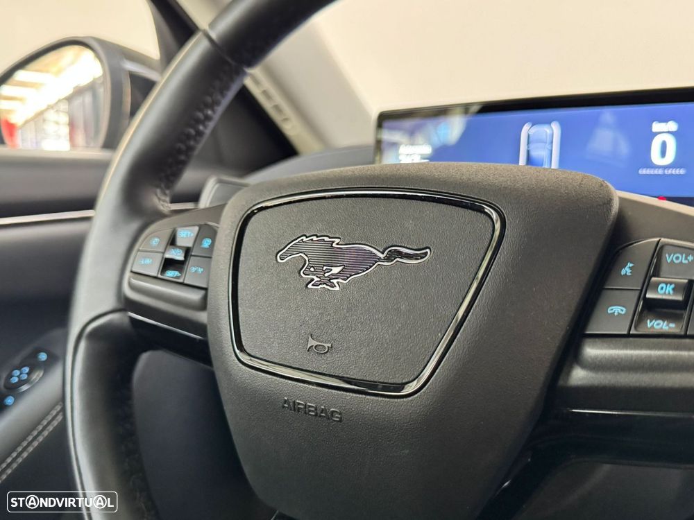 Ford Mustang Mach-E 72.6 kWh Base - 34