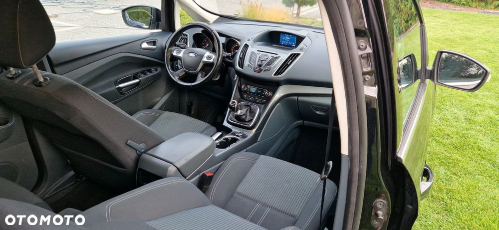 Ford Grand C-MAX - 21