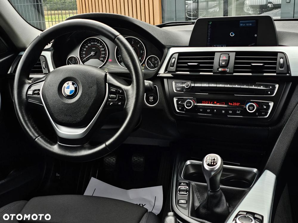 BMW Seria 3 320d DPF Edition Sport - 8