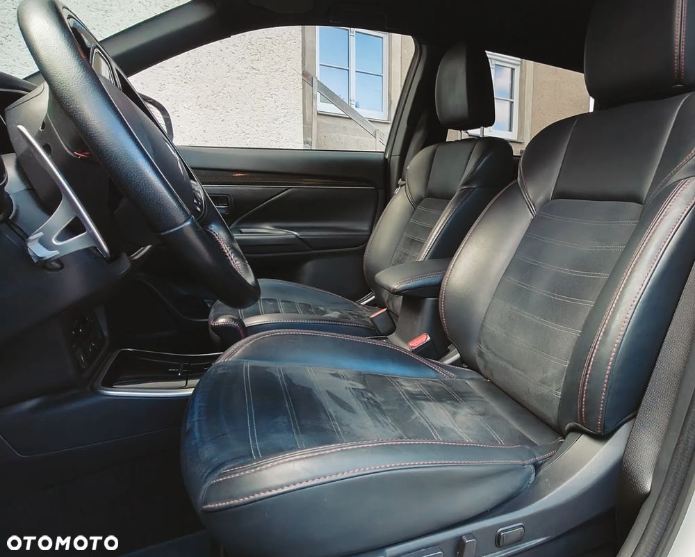 Mitsubishi Outlander - 21