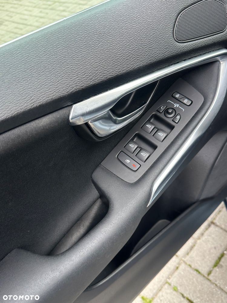 Volvo V40 D2 Momentum - 15