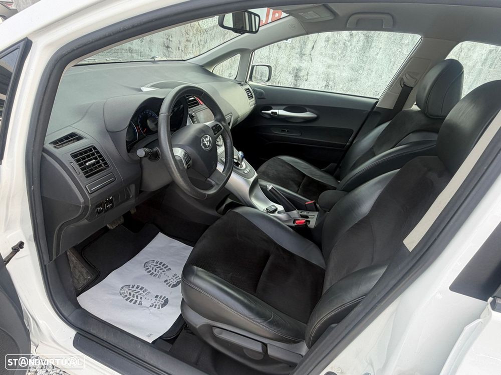 Toyota Auris 1.8 HSD Comfort +P.Sport+Navi - 8