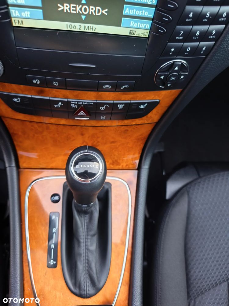 Mercedes-Benz Klasa E 230 7G-TRONIC Elegance - 24
