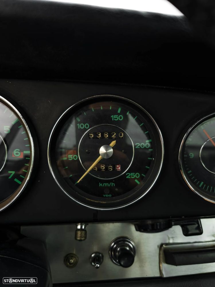 Porsche 911 Série F - 8