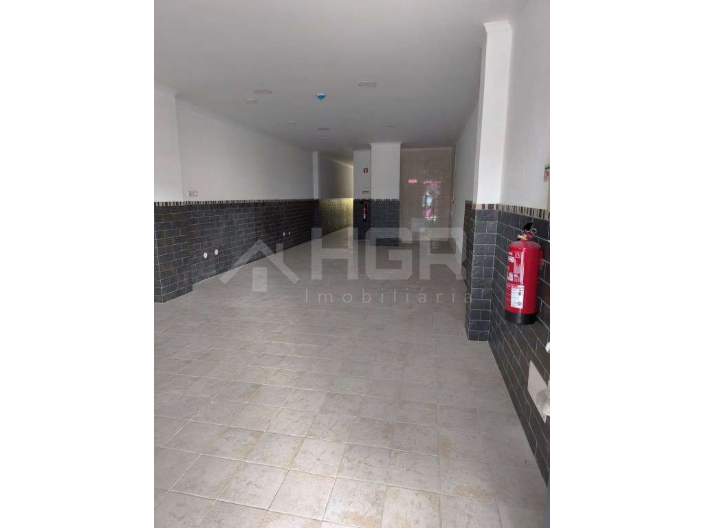 LOJA | ARRENDAMENTO | CONSTRUÇÃO NOVA | CENTRO DO BARREIRO - Grande imagem: 4/16